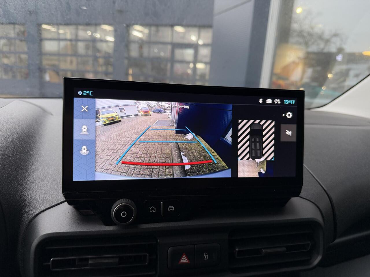 Citroen BERLINGO ë-Berlingo 136 PK L1 | Automaat | 100% Elektrisch | 3 zits | Pack Look | Navigatie | Achteruitrijcamera | Lichtmetalen Velgen | Parkeersensoren | Dodehoekdetectie | DAB | Vloer + zijwand bekleding | Trekhaak voorbereiding | Reservewiel |