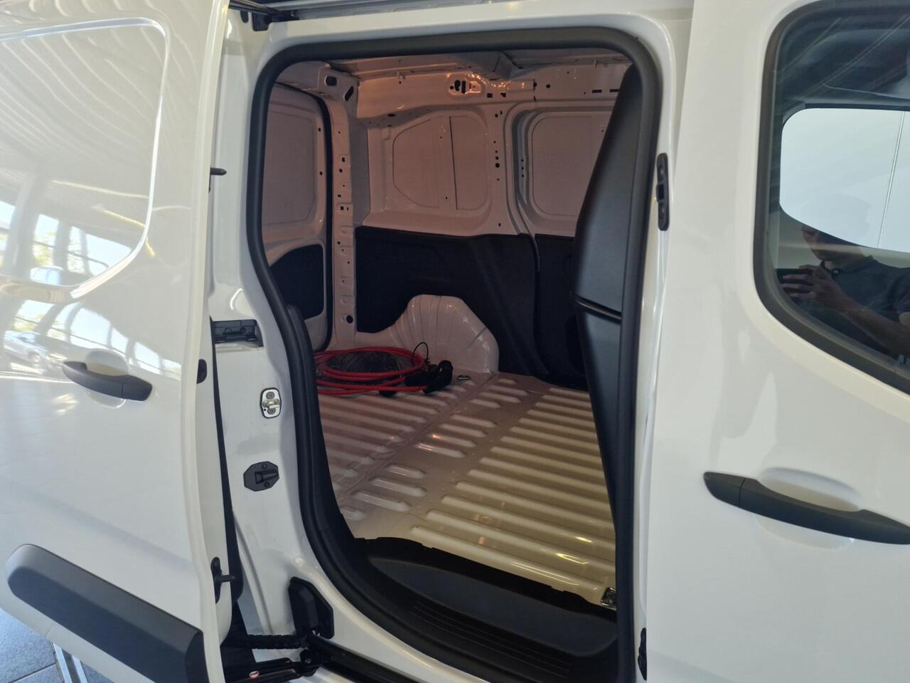Citroen BERLINGO ë-Berlingo 136 L1 50 kWh Navigatie, digitale binnenspiegel, parkeercamera