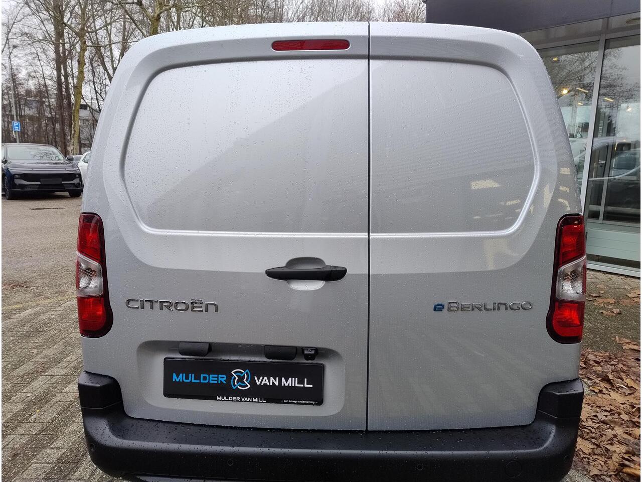 Citroen BERLINGO ë-Berlingo L1 50 kWh 136pk | 8 jaar garantie | 0% financial lease | Apple Carplay | Android Auto | Multimedia | Achteruitrijcamera | Parkeersensoren achter | Digital cockpit | Stuurwielbediening | Bestuurdersstoel comfort | Armsteun | van van ¤29.975 voor