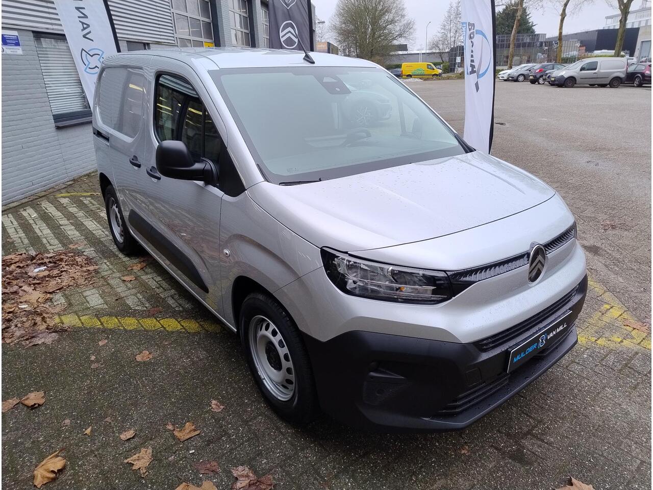 Citroen BERLINGO ë-Berlingo L1 50 kWh 136pk | 8 jaar garantie | 0% financial lease | Apple Carplay | Android Auto | Multimedia | Achteruitrijcamera | Parkeersensoren achter | Digital cockpit | Stuurwielbediening | Bestuurdersstoel comfort | Armsteun | van van ¤29.975 voor