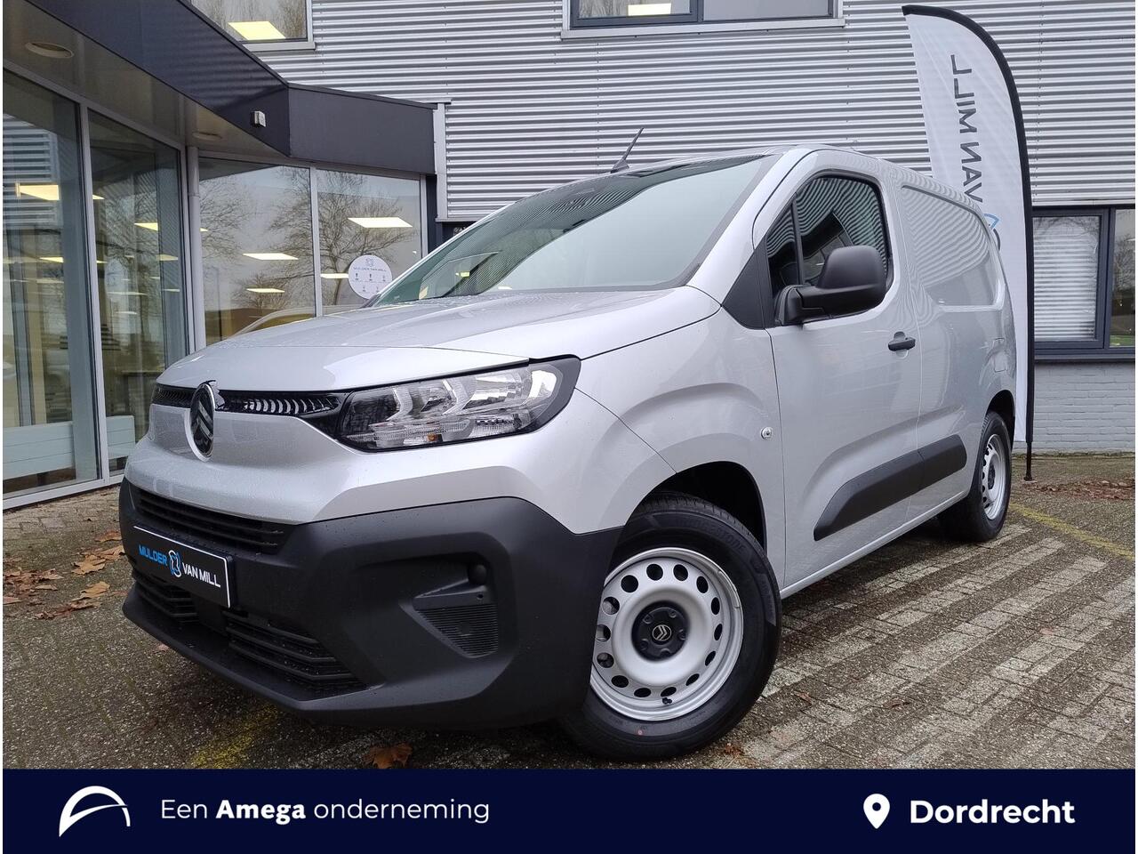 Citroen BERLINGO ë-Berlingo L1 50 kWh 136pk | 8 jaar garantie | 0% financial lease | Apple Carplay | Android Auto | Multimedia | Achteruitrijcamera | Parkeersensoren achter | Digital cockpit | Stuurwielbediening | Bestuurdersstoel comfort | Armsteun | van van ¤29.975 voor
