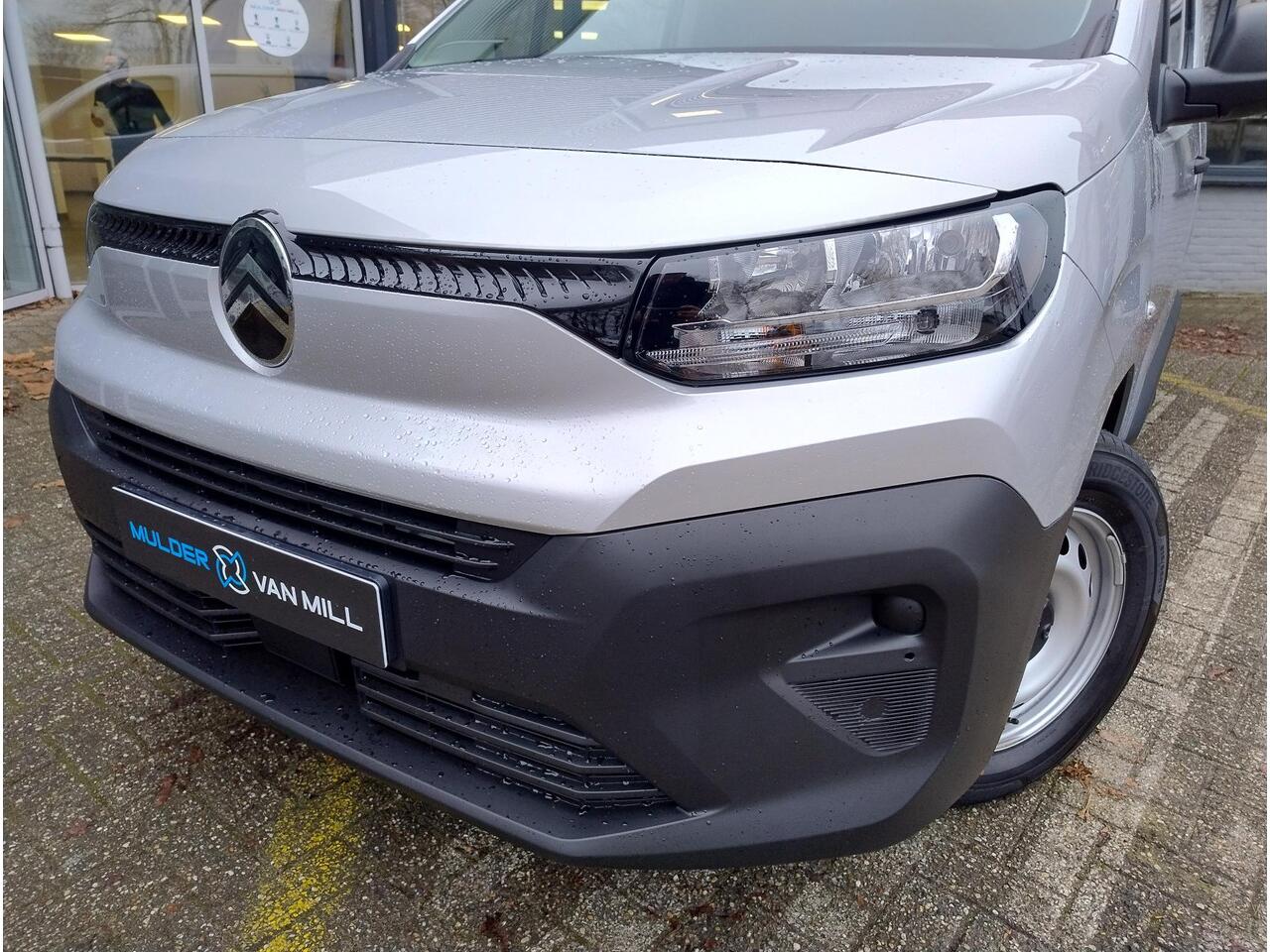 Citroen BERLINGO ë-Berlingo L1 50 kWh 136pk | 8 jaar garantie | 0% financial lease | Apple Carplay | Android Auto | Multimedia | Achteruitrijcamera | Parkeersensoren achter | Digital cockpit | Stuurwielbediening | Bestuurdersstoel comfort | Armsteun | van van ¤29.975 voor