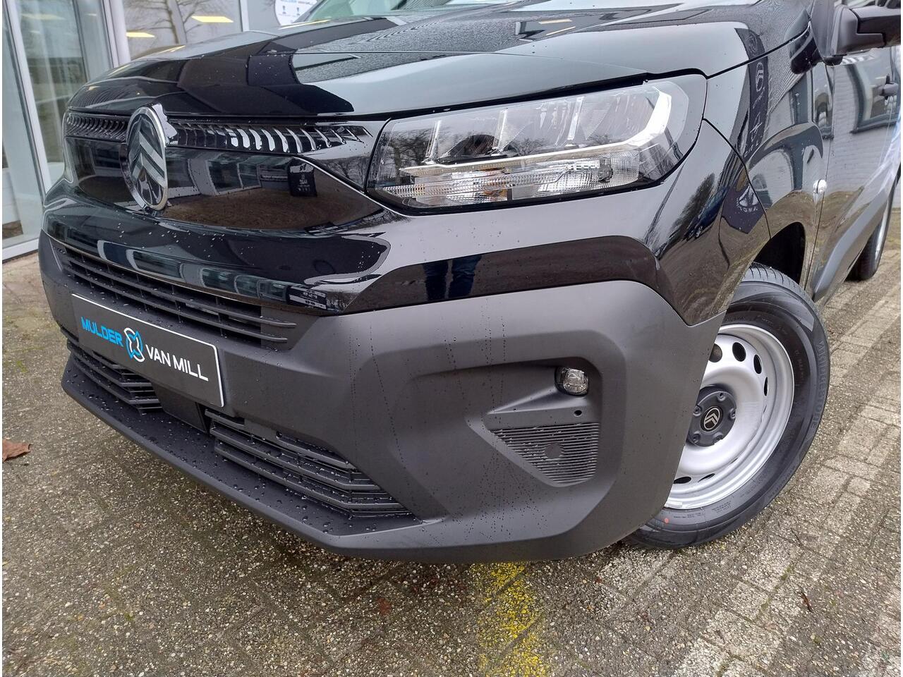 Citroen BERLINGO ë-Berlingo L2 50 kWh 136pk | 8 jaar garantie | 0% financial lease | Houten afwerking laadruimte | NAVI | Apple Carplay | Android Auto | Multimedia | Achteruitrijcamera | Parkeersensoren voor- en achter | Dode hoek detectie | Digital cockpit | Stuurwielbed