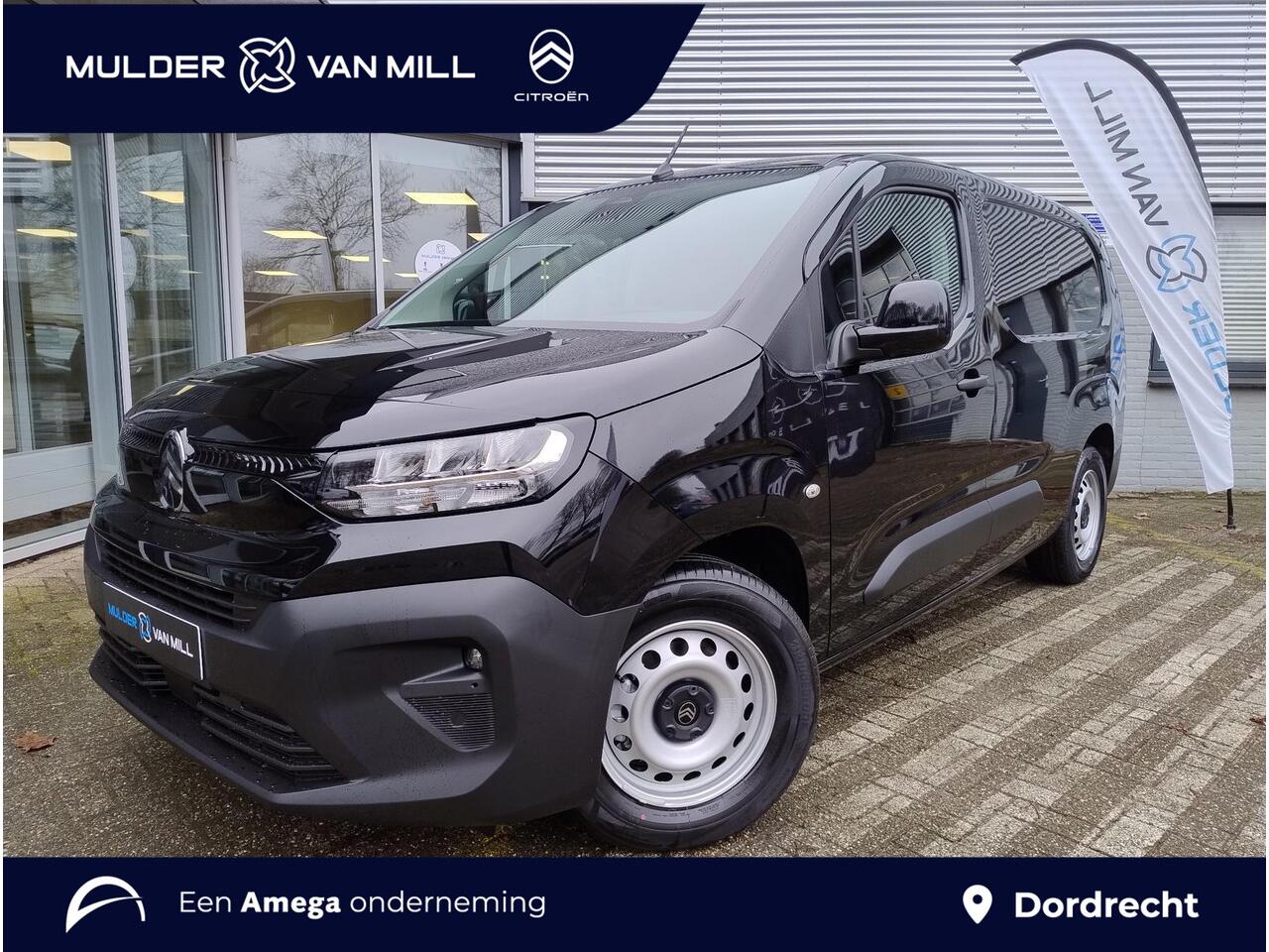 Citroen BERLINGO ë-Berlingo L2 50 kWh 136pk | 8 jaar garantie | 0% financial lease | Houten afwerking laadruimte | NAVI | Apple Carplay | Android Auto | Multimedia | Achteruitrijcamera | Parkeersensoren voor- en achter | Dode hoek detectie | Digital cockpit | Stuurwielbed