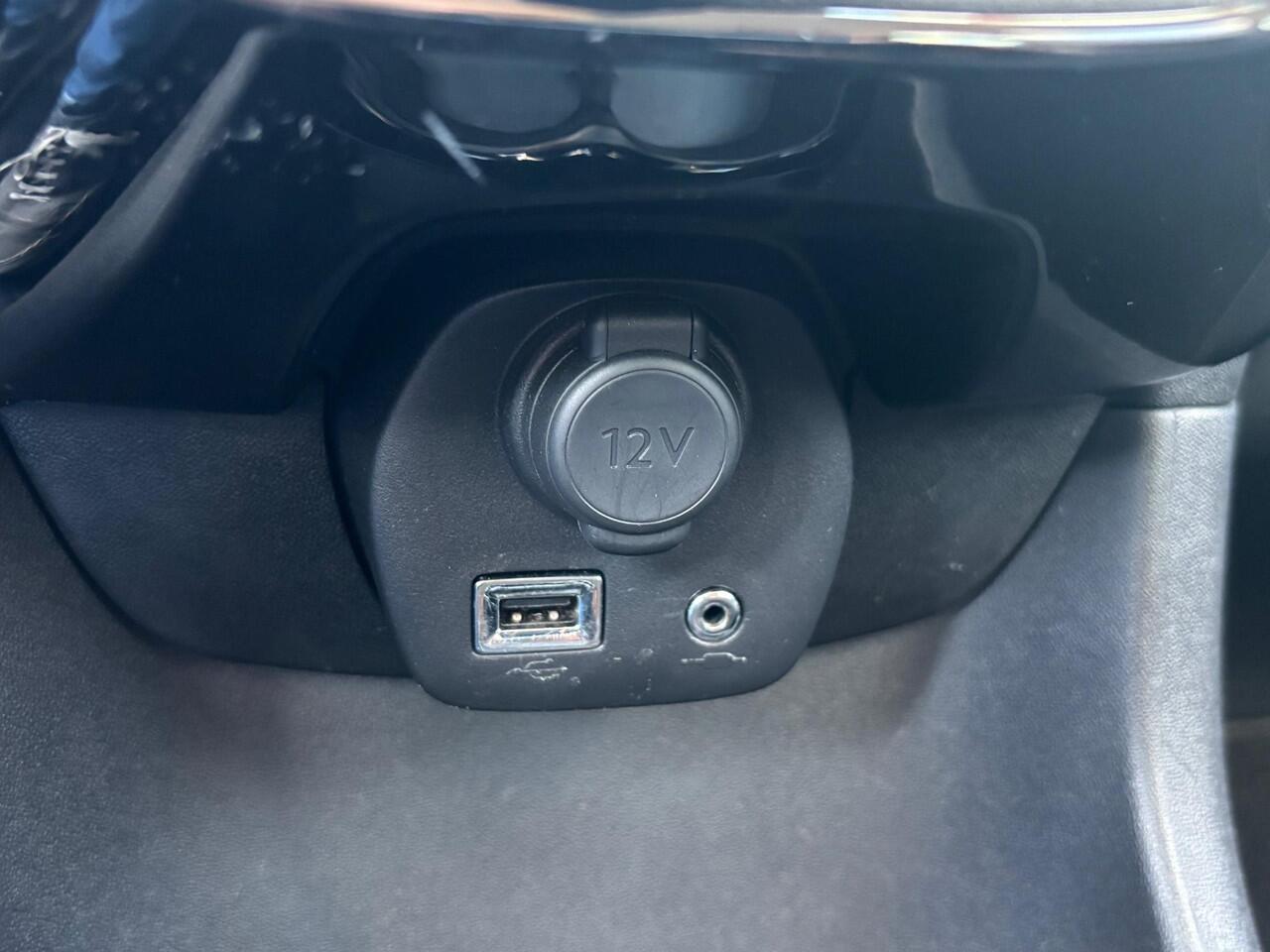 Citroen C1 1.0 VTi Feel 5drs | Dealer onderhouden! | Rijklaar geleverd incl 12 maanden BOVAG garantie! |