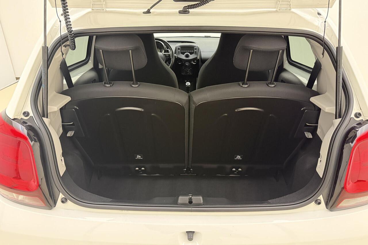 Citroen C1 1.0 VTi 72pk Feel 5 deurs | Airco | Bluetooth | All Seasonbanden | Weinig kilometers | Extra getint glas | Snelheidsbegrenzer | Electrische ramen | Centrale deurvergrendeling | Zuinige motor