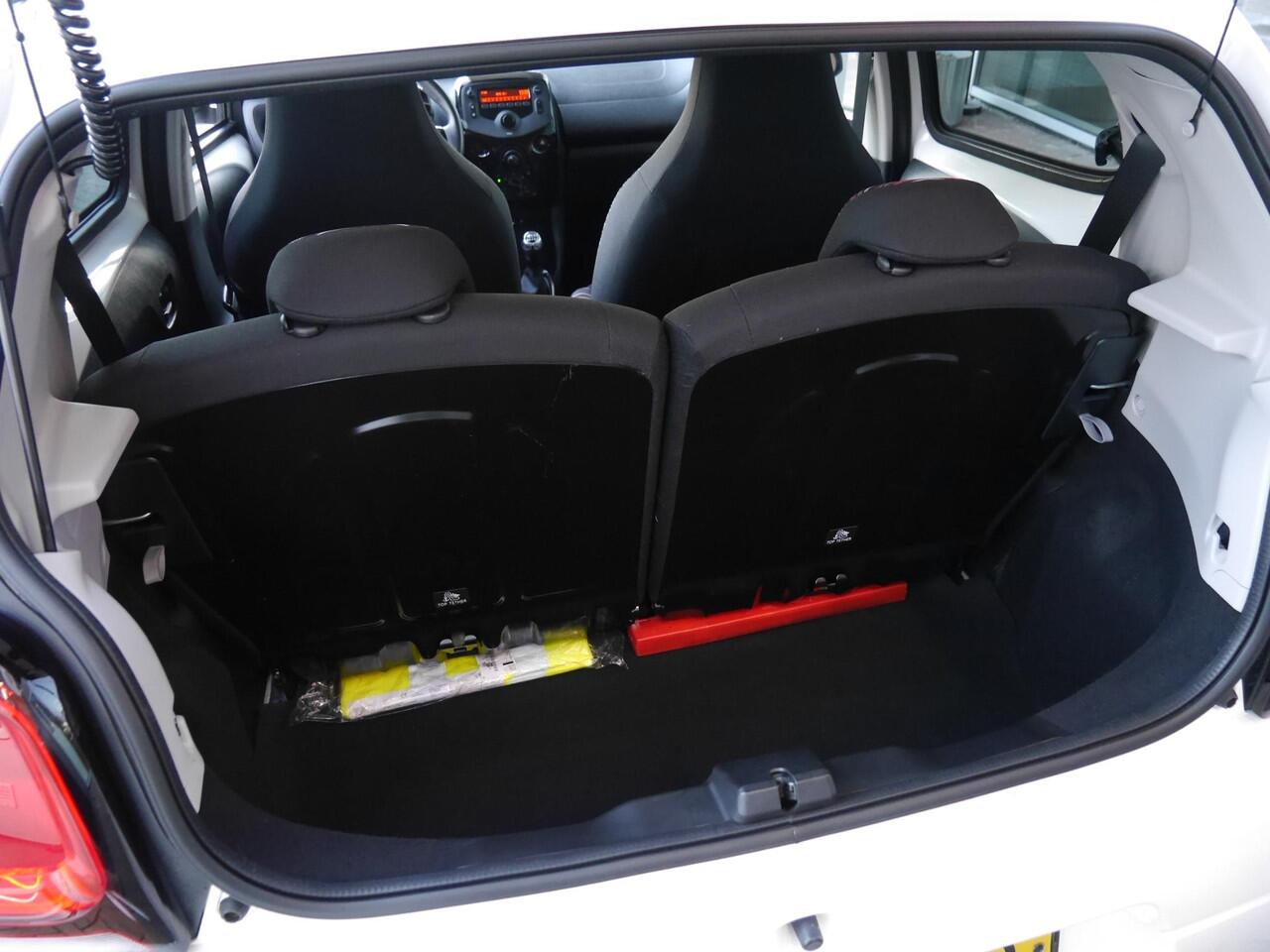 Citroen C1 1.0 VTi Feel | Airco | Getint glas | Snelheidsbegrenzer | DAB Radio | Bluetooth | 5DRS