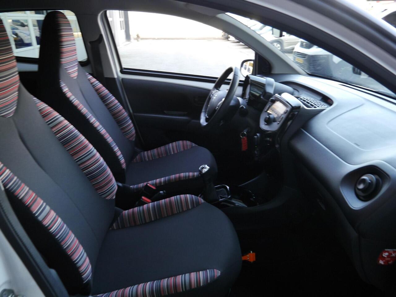 Citroen C1 1.0 VTi Feel | Airco | Getint glas | Snelheidsbegrenzer | DAB Radio | Bluetooth | 5DRS