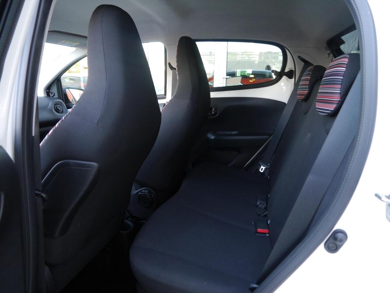 Citroen C1 1.0 VTi Feel | Airco | Getint glas | Snelheidsbegrenzer | DAB Radio | Bluetooth | 5DRS