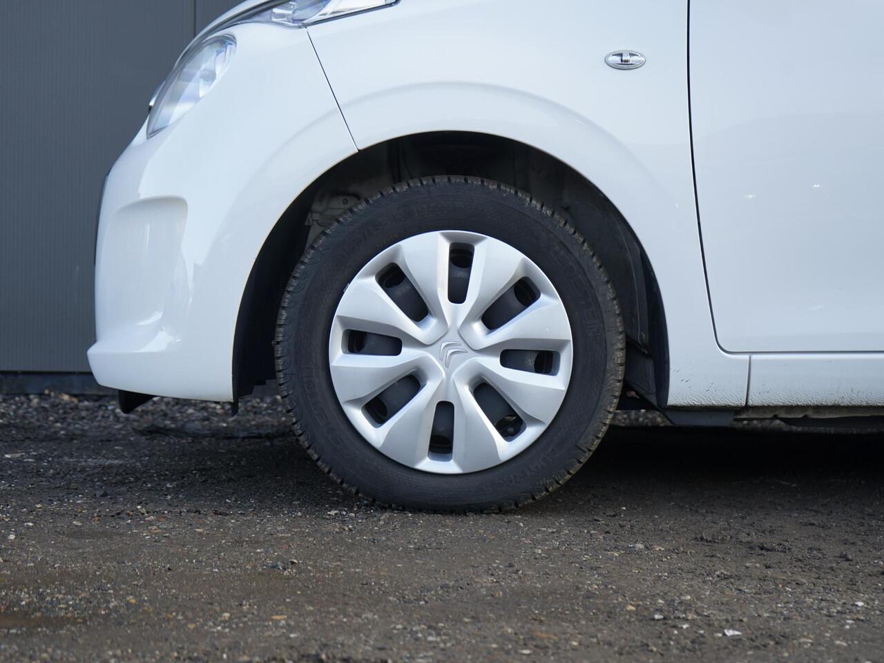 Citroen C1 1.0 VTi Feel Camera / Privacy glass / Airco / Elek. ramen / 5-drs / Carplay / Camera