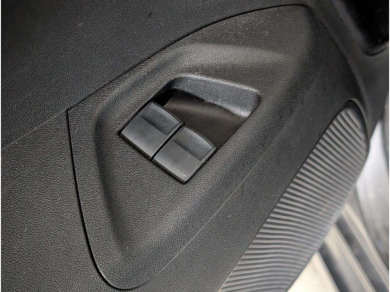 Citroen C1 5-deurs Millenium 1.0 e-VTi 72pk | APPLE CARPLAY / ANDROID AUTO | CAMERA | EXTRA GETINT RAMEN | LEDER STUUR | ISOFIX |