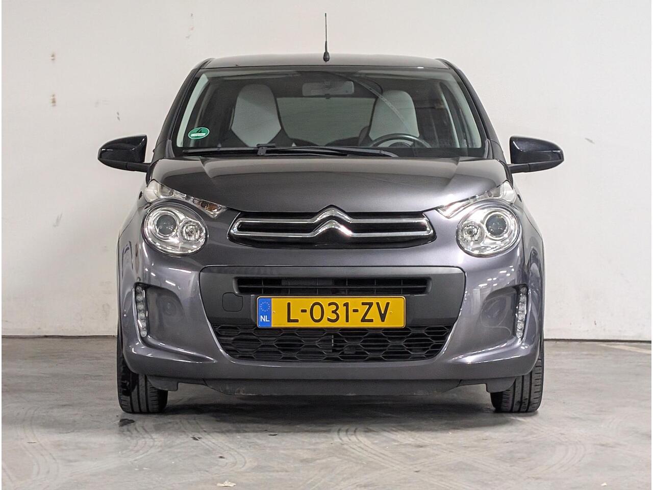 Citroen C1 5-deurs Millenium 1.0 e-VTi 72pk | APPLE CARPLAY / ANDROID AUTO | CAMERA | EXTRA GETINT RAMEN | LEDER STUUR | ISOFIX |