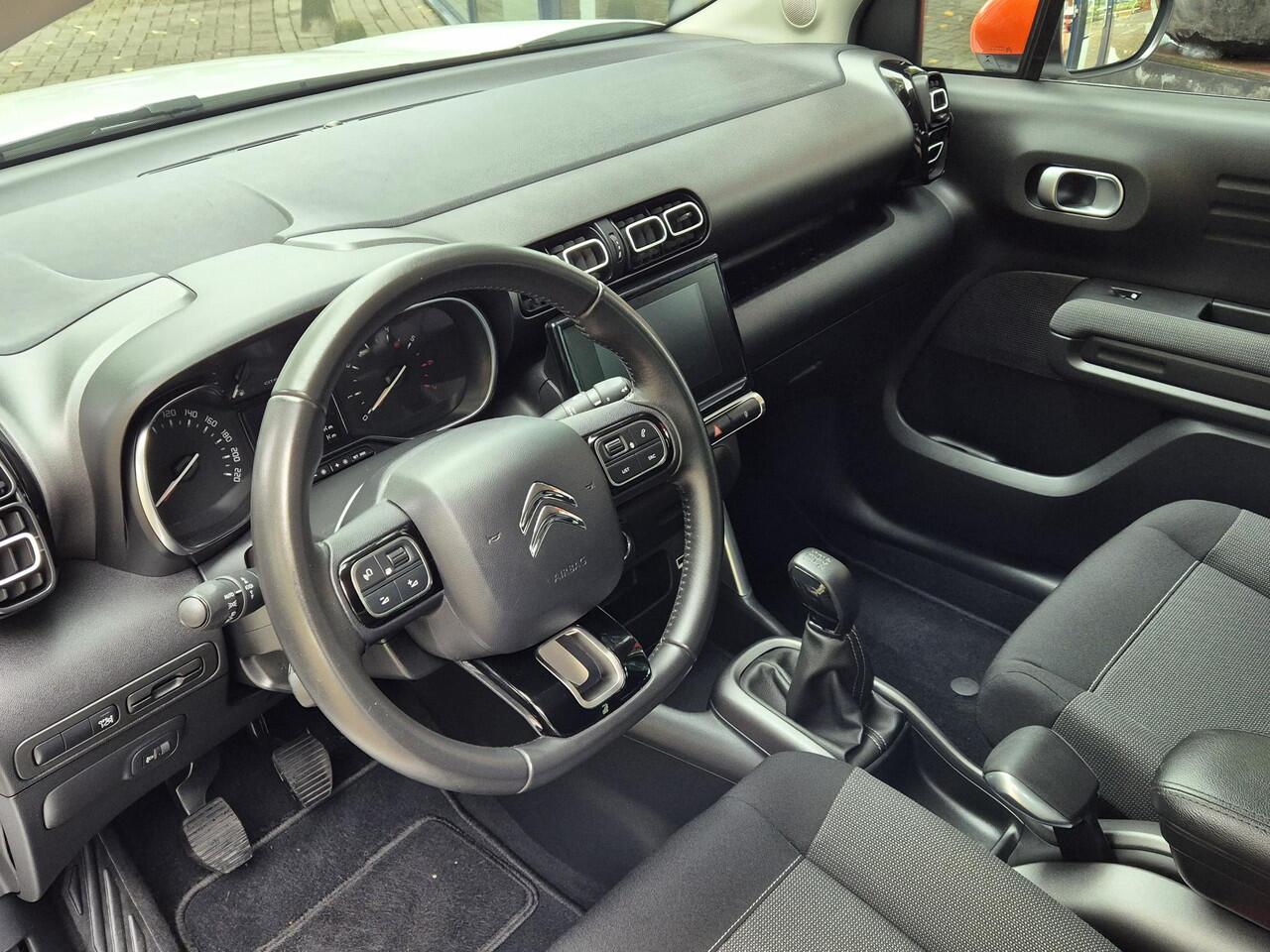 Citroen C3 Aircross 1.2 PureTech S&S Shine | Trekhaak | PDC + Camera | ECC | LM velgen |