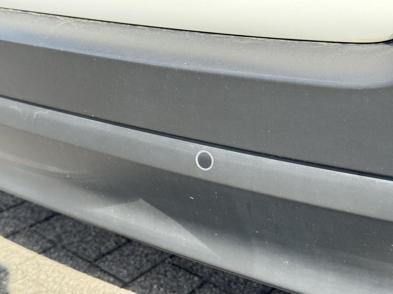 Citroen C3 Shine 1.2 PureTech 82PK Navigatie, Achteruitrijcamera, Keyless, Stoelverwarming, Parkeersensoren