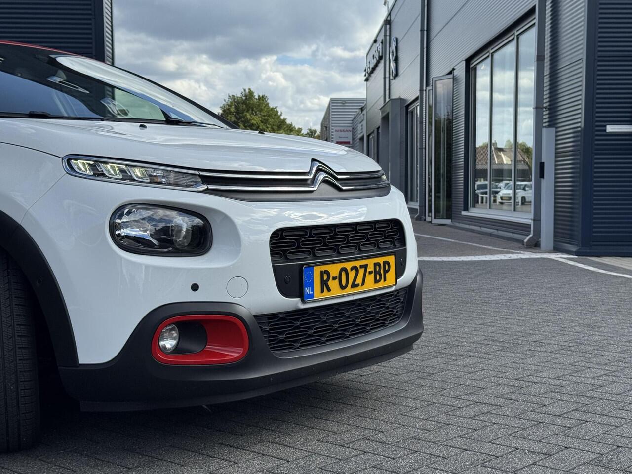 Citroen C3 Shine 1.2 PureTech 82PK Navigatie, Achteruitrijcamera, Keyless, Stoelverwarming, Parkeersensoren