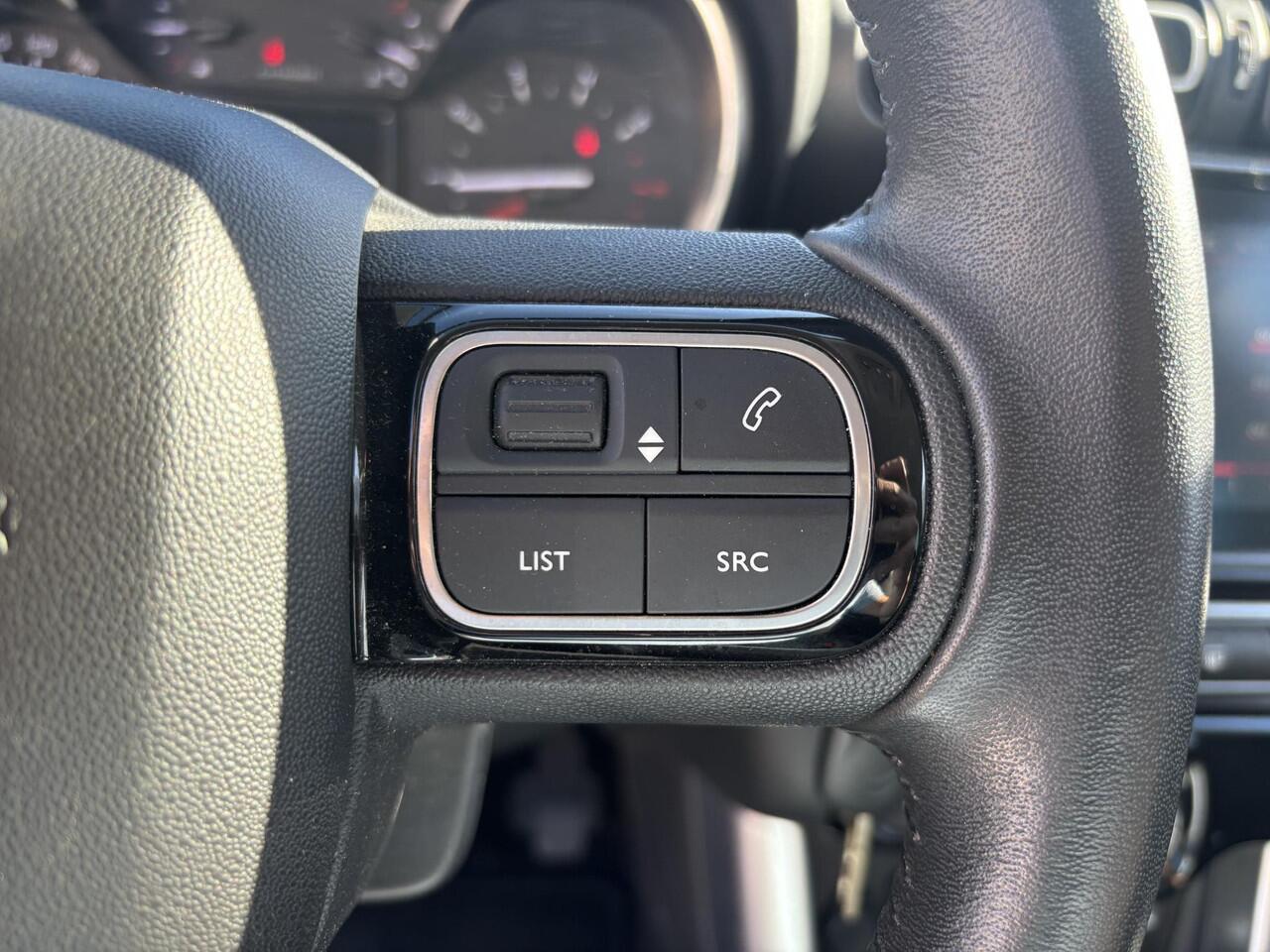 Citroen C3 Aircross 1.2 PureTech S&S Shine Navi/Camera/17"Velgen/Duo-Tone/GEEN AFLEVERKOSTEN