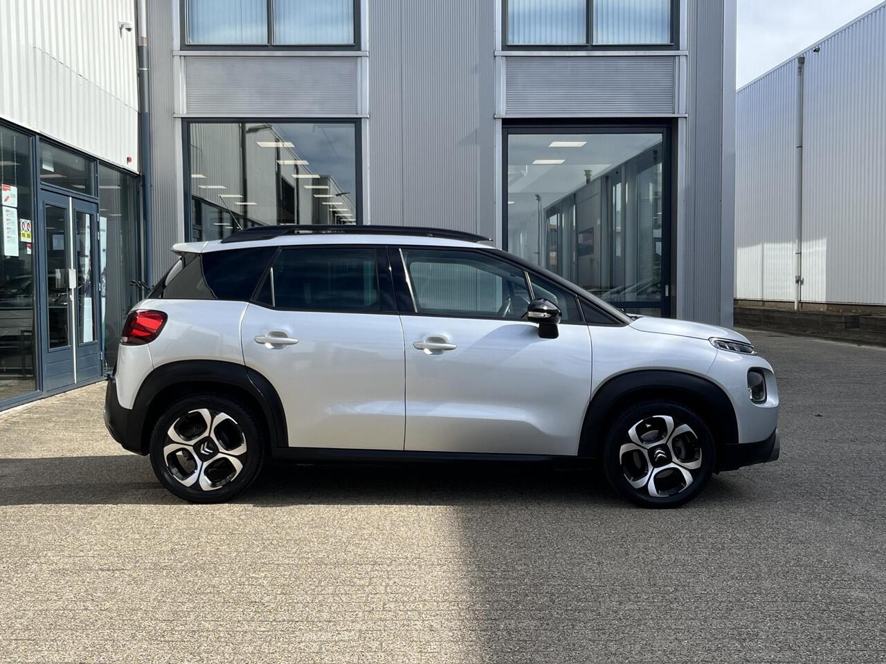 Citroen C3 Aircross 1.2 PureTech S&S Shine Panoramadak / 17" / Trekhaak