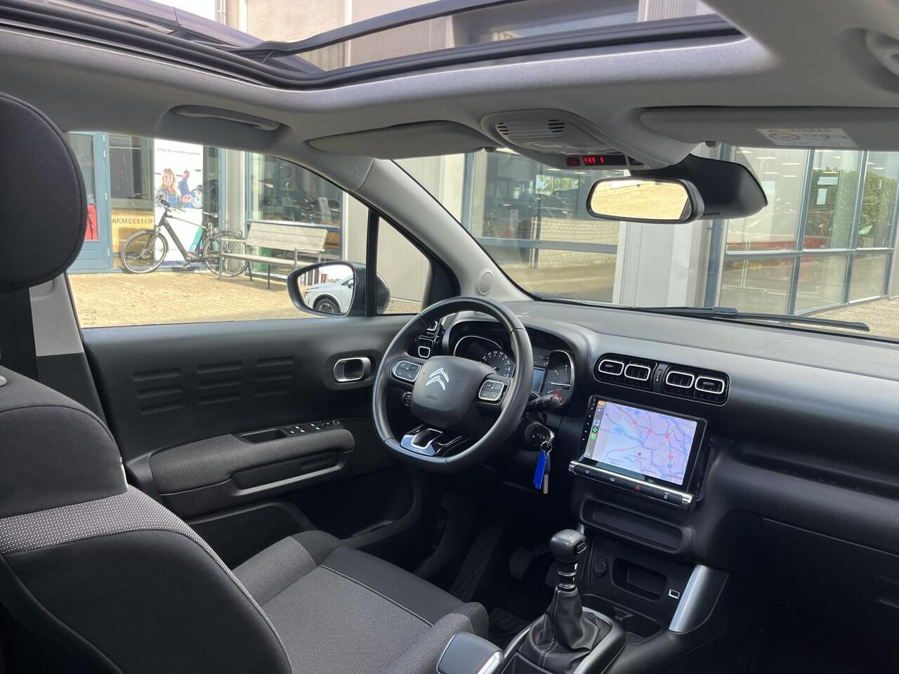 Citroen C3 Aircross 1.2 PureTech S&S Shine Panoramadak / 17" / Trekhaak