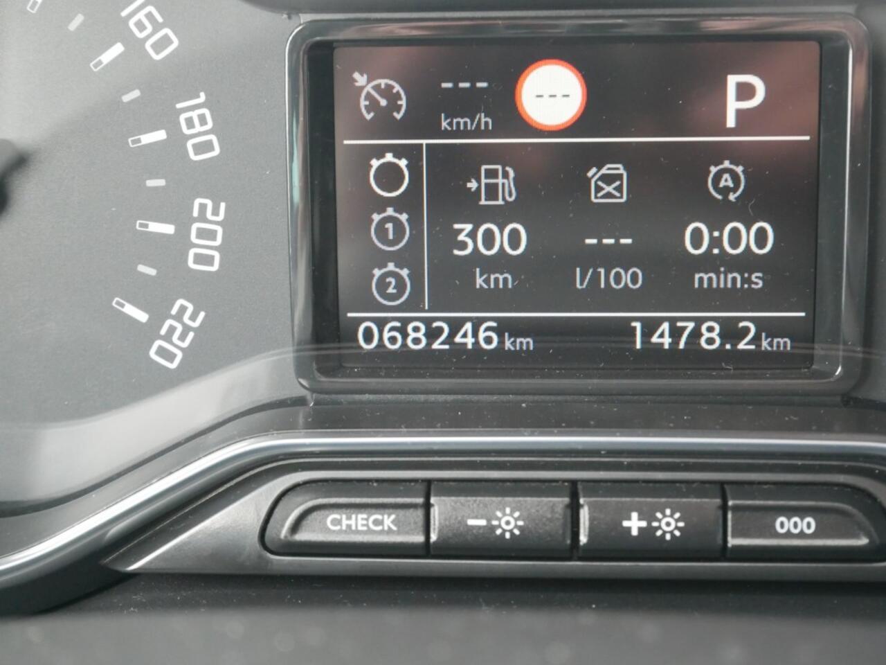 Citroen C3 AIRCROSS 1.2 PT SenS SHINE **Clima//Navi//Schuifdak//Lm//Th **