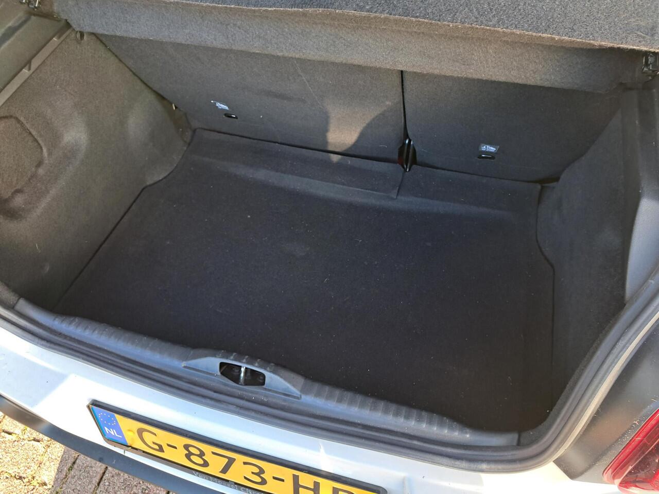 Citroen C3 Feel Edition ALL IN RIJKLAAR| Airco | Parkeersensoren | Apple CarPlay | Cruise Controle | Privacy Glass