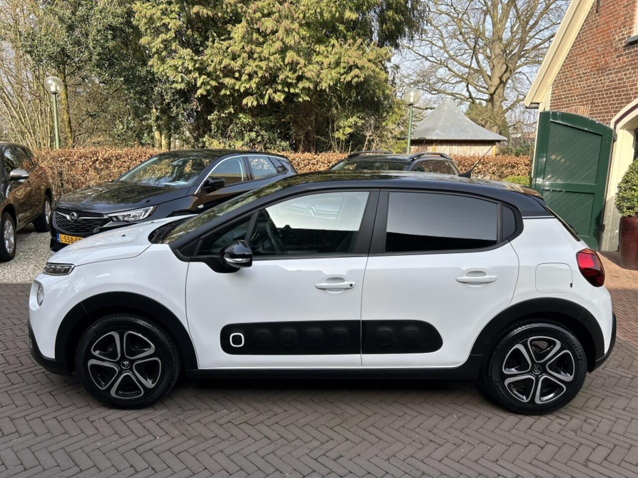 Citroen C3 1.2 Feel Navi, Carplay, Trekhaak afn. Slechts 44 dkm!