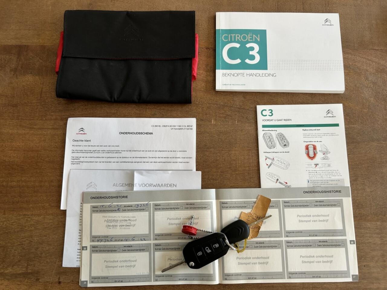 Citroen C3 1.2 Feel Navi, Carplay, Trekhaak afn. Slechts 44 dkm!