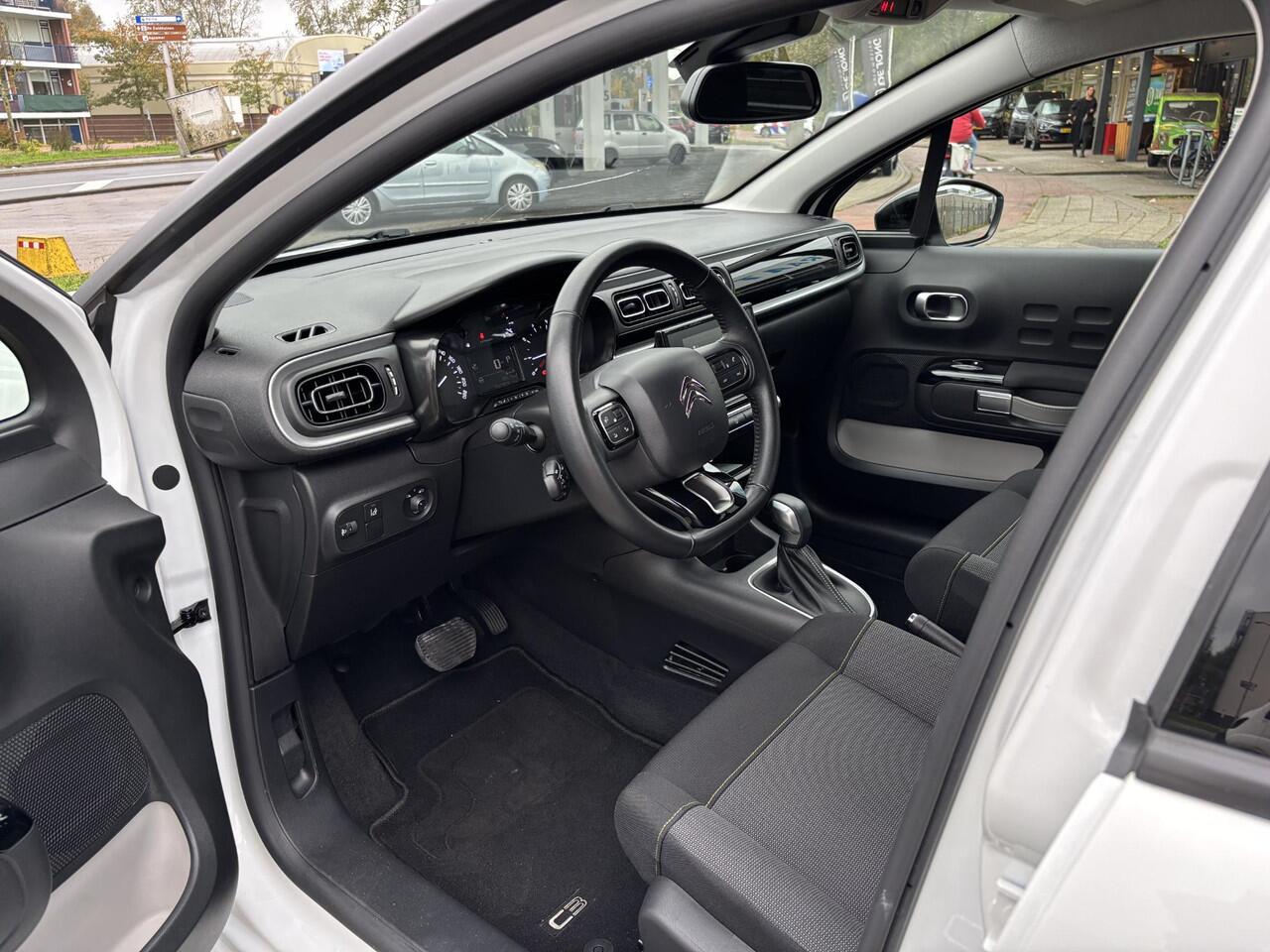Citroen C3 1.2 PureTech Shine Apple Carplay/Duo-Tone/17"Velgen/Navi/Camera/GEEN AFLEVERKOSTEN