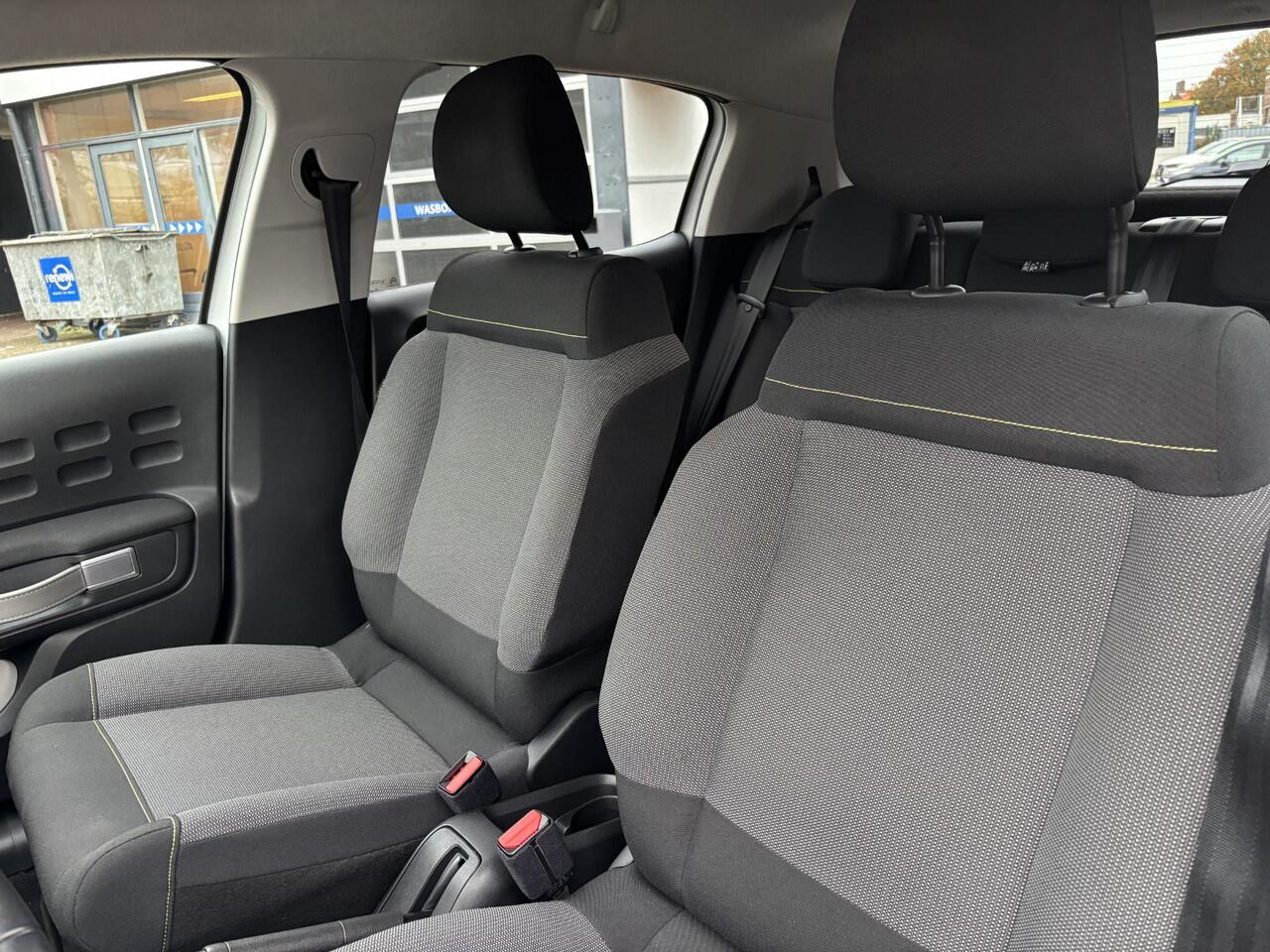 Citroen C3 1.2 PureTech Shine Apple Carplay/Duo-Tone/17"Velgen/Navi/Camera/GEEN AFLEVERKOSTEN