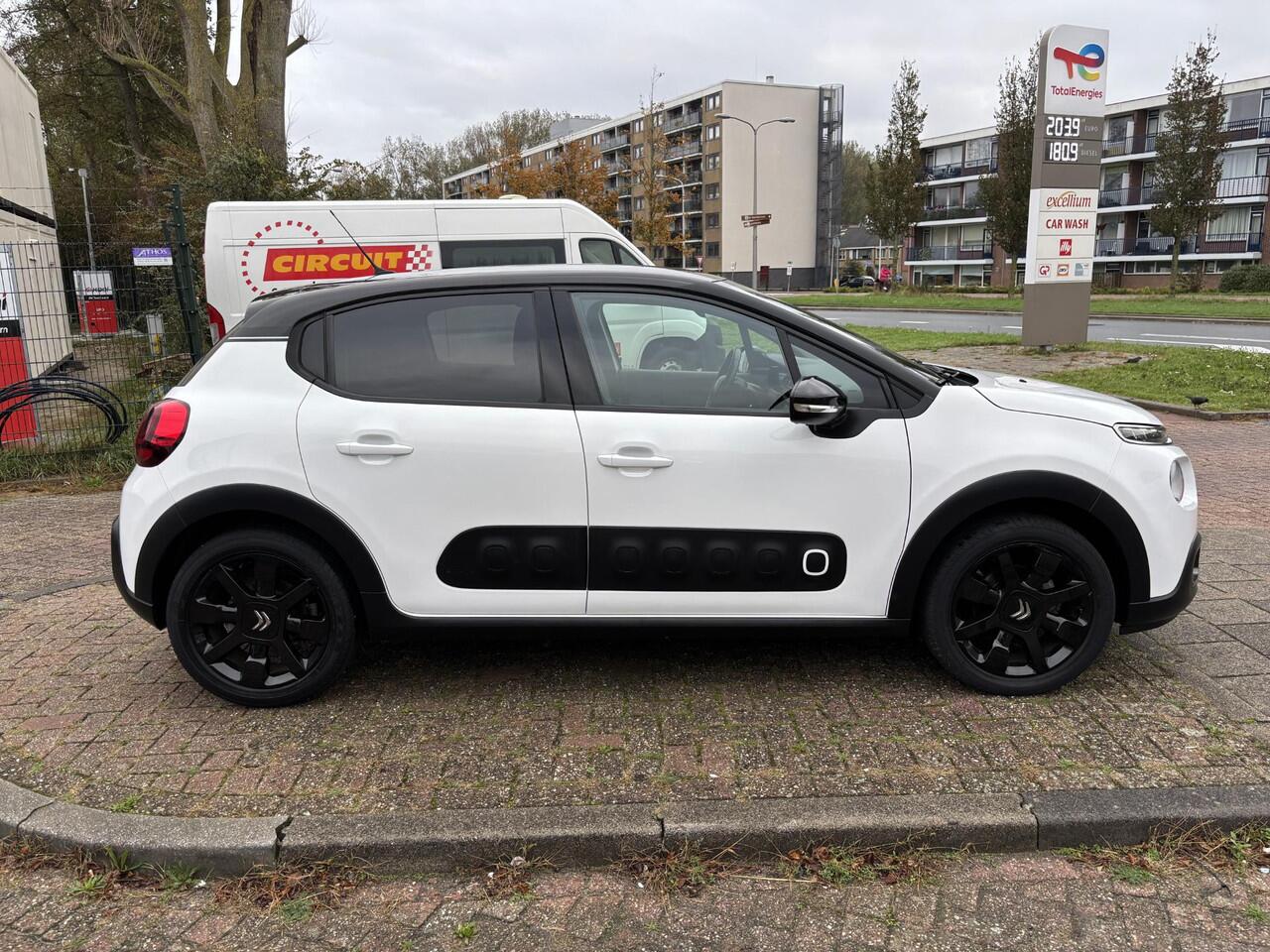 Citroen C3 1.2 PureTech Shine Apple Carplay/Duo-Tone/17"Velgen/Navi/Camera/GEEN AFLEVERKOSTEN