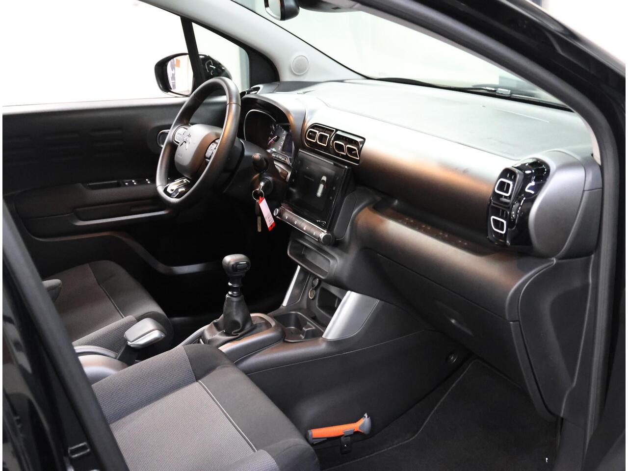 Citroen C3 Aircross 1.2 110PK S&S Business | AppleCarplay/AndroidAuto | Armsteun | Navigatie | Climate Control | Cruise Control | Bluetooth | LED Dagrijverlichting | Isofix | Privacy Glass | Parkeersensoren |