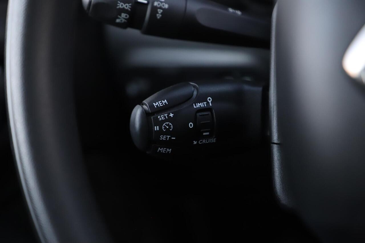 Citroen C3 1.2 PureTech Feel Carplay Android Navigatie Climate Cruise Control Rijstrooksensor Parkeersensor All-season banden!