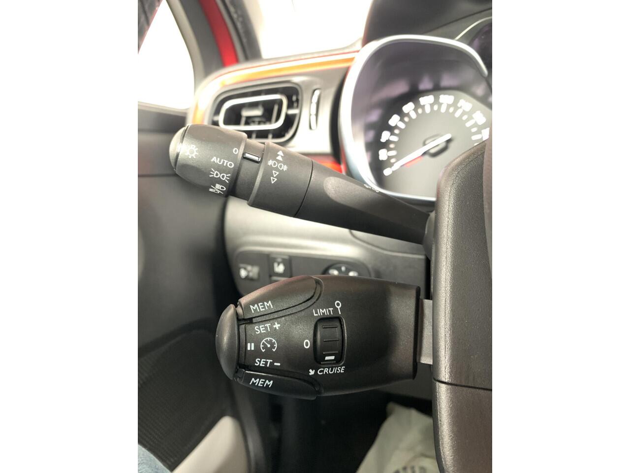 Citroen C3 1.2 PureTech Shine |Carplay!|Camera!|Navi!|