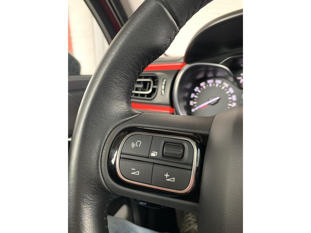 Citroen C3 1.2 PureTech Shine |Carplay!|Camera!|Navi!|