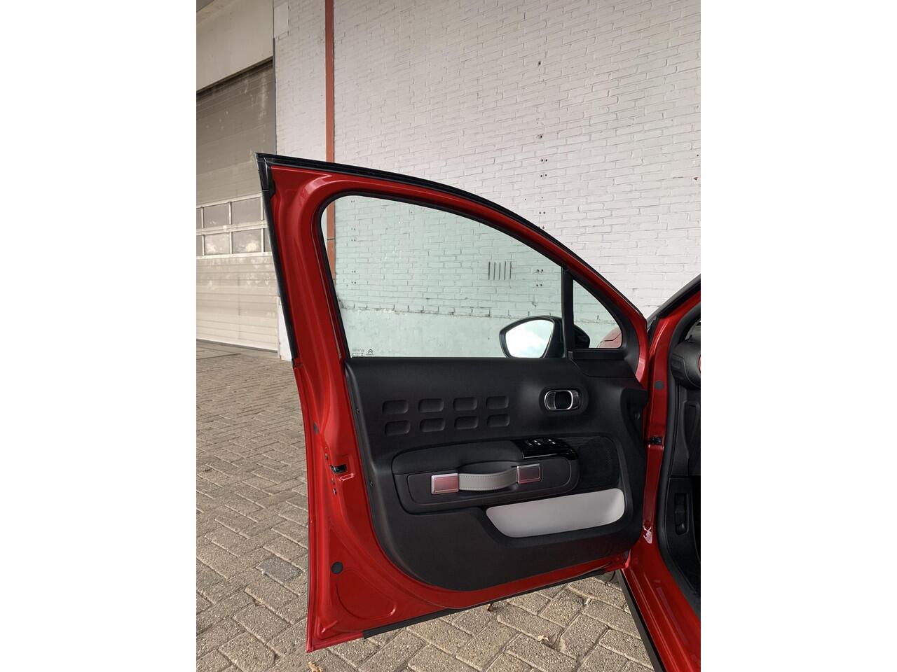 Citroen C3 1.2 PureTech Shine |Carplay!|Camera!|Navi!|