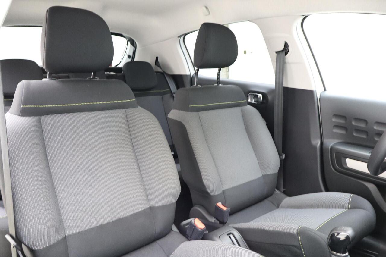 Citroen C3 1.2 PureTech 81pk Feel | Navigatie | Climate Control | Parkeersensoren Achter | Cruise Control | Zwart Dak | Weinig Kilometers | DAB Radio