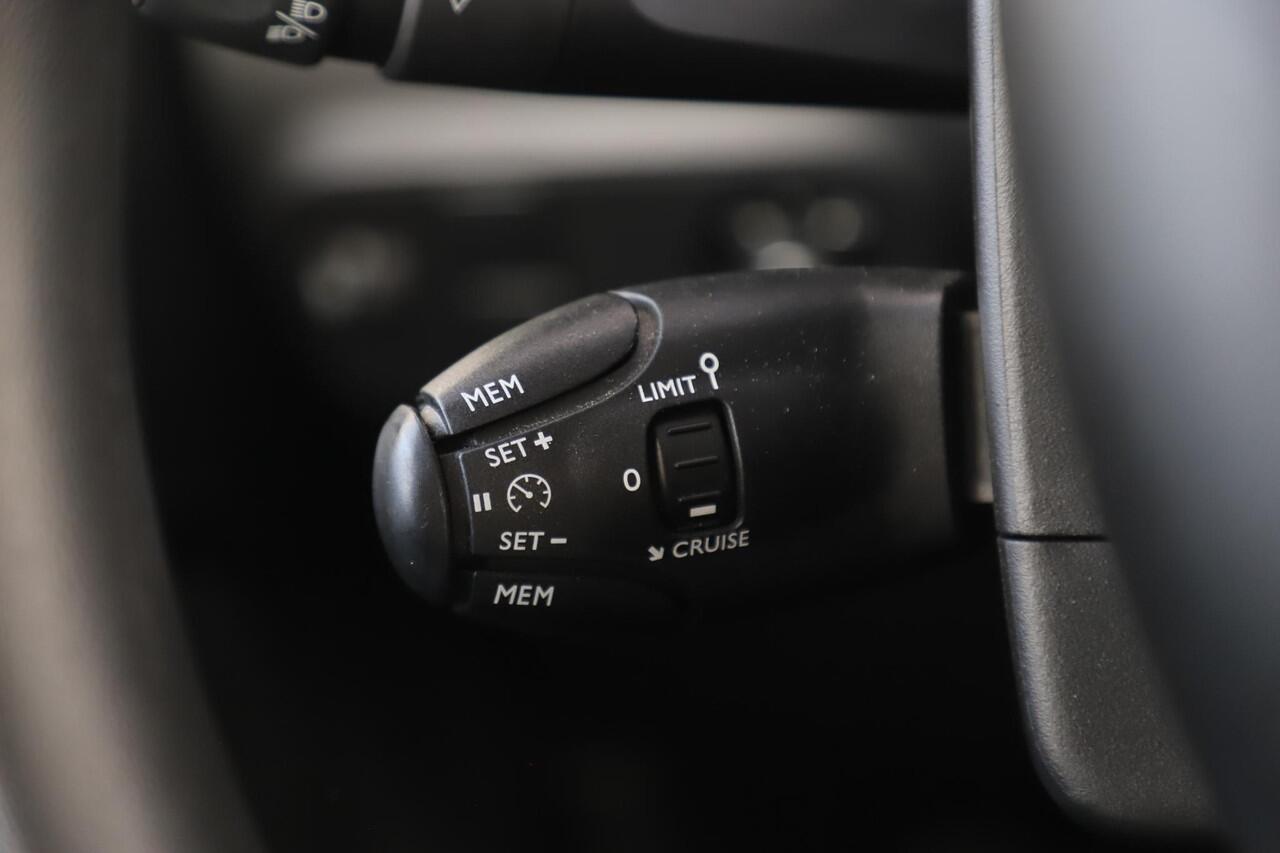 Citroen C3 1.2 PureTech Feel Navigatie Carplay Android Climate Cruise Control Rijstrooksensor Parkeersensor All-season banden!