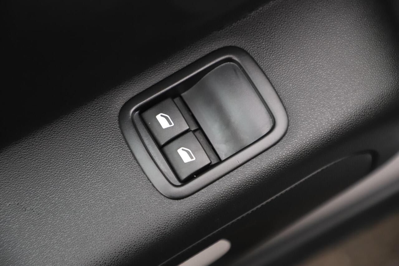 Citroen C3 1.2 PureTech Feel Carplay Android Navigatie Climate Cruise Control Rijstrooksensor Parkeersensor All-season banden!