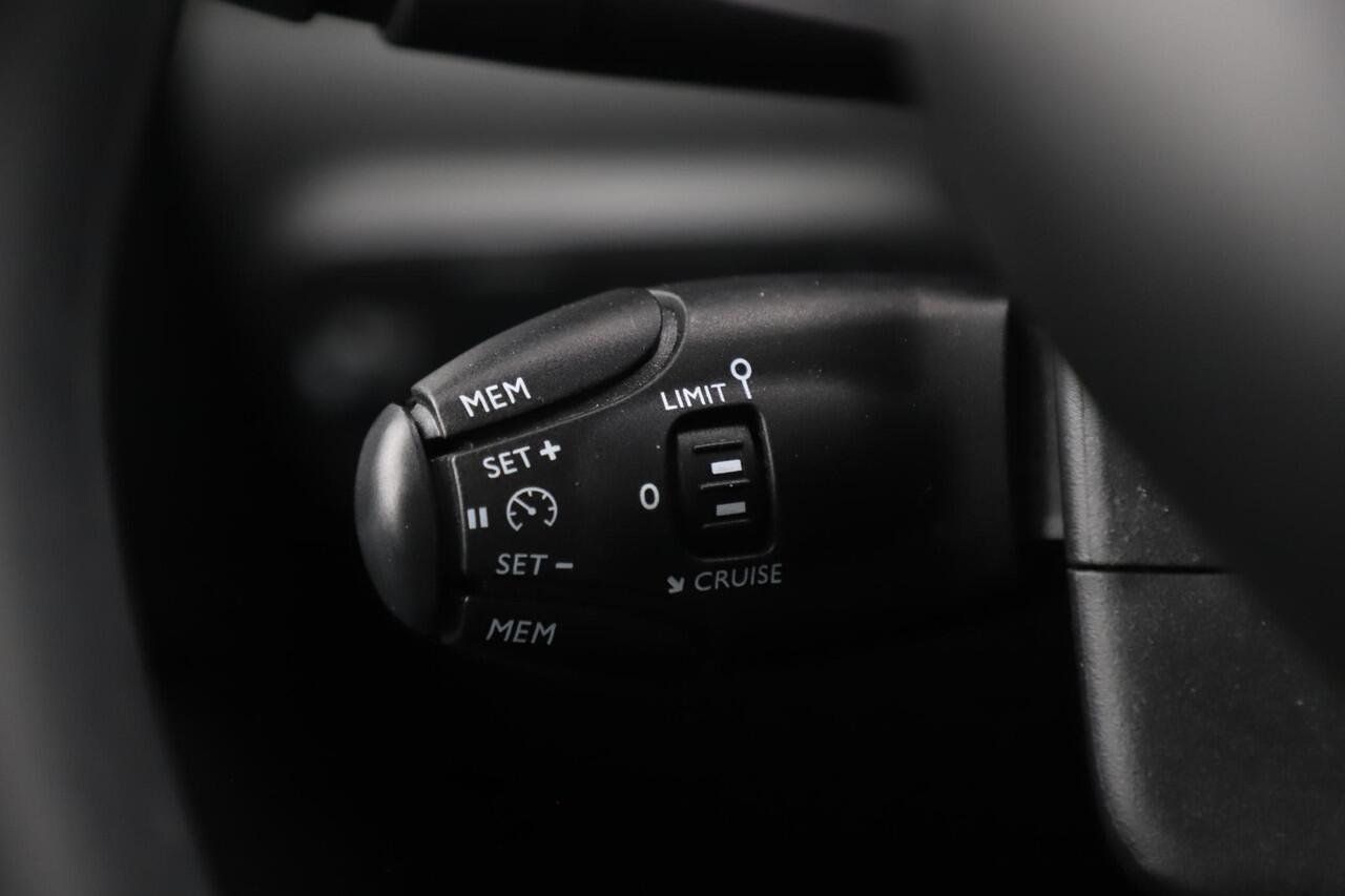 Citroen C3 1.2 PureTech Feel Navigatie Carplay Android Climate Cruise Control Rijstrooksensor Parkeersensor All-season banden!