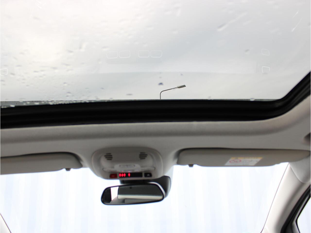 Citroen C3 Aircross 1.2 PT 110 SHINE NAVI/PANODAK/TREKH.