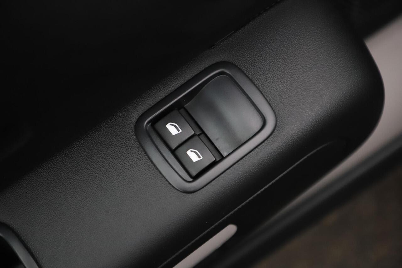 Citroen C3 1.2 Feel Carplay Android Navigatie Climate Cruise Control Rijstrooksensor Parkeersensor All-season banden!