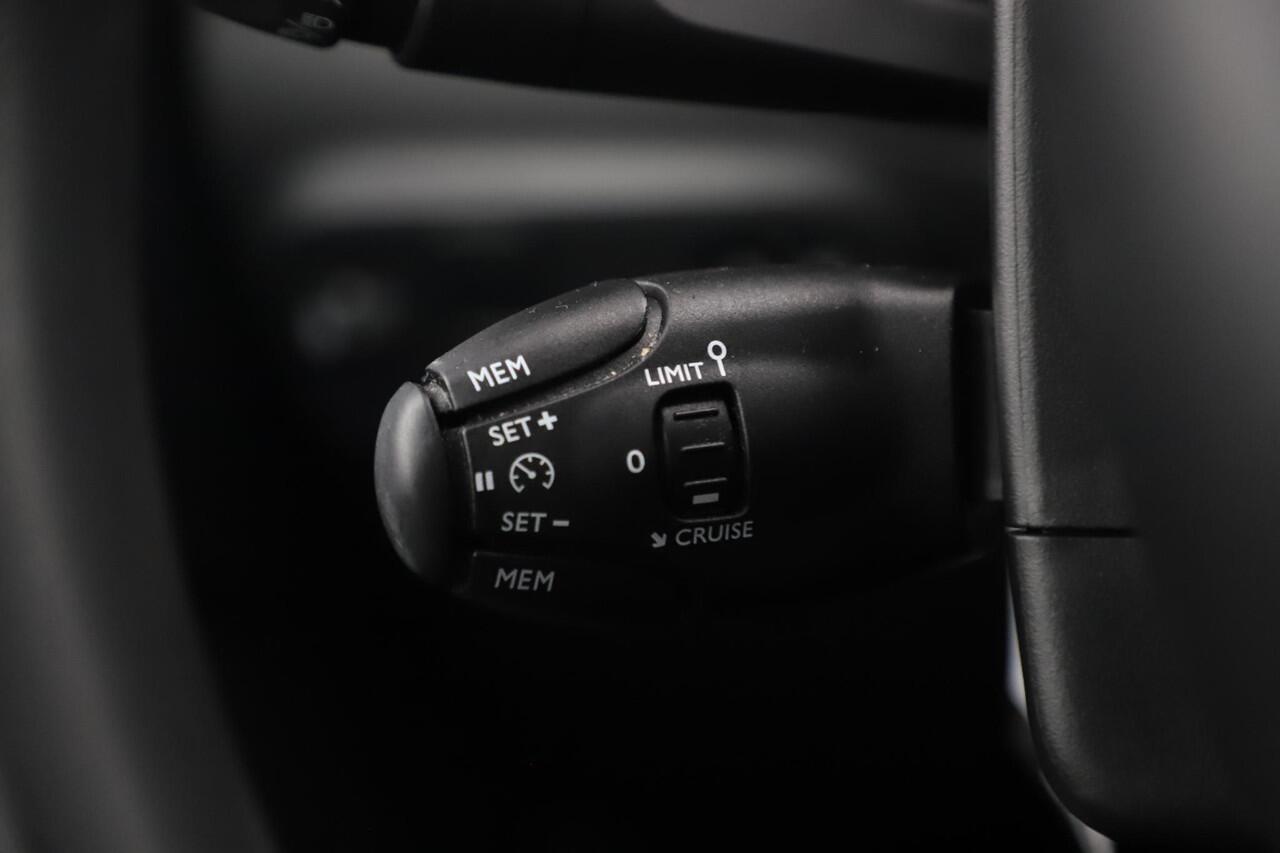 Citroen C3 1.2 Feel Carplay Android Navigatie Climate Cruise Control Rijstrooksensor Parkeersensor All-season banden!