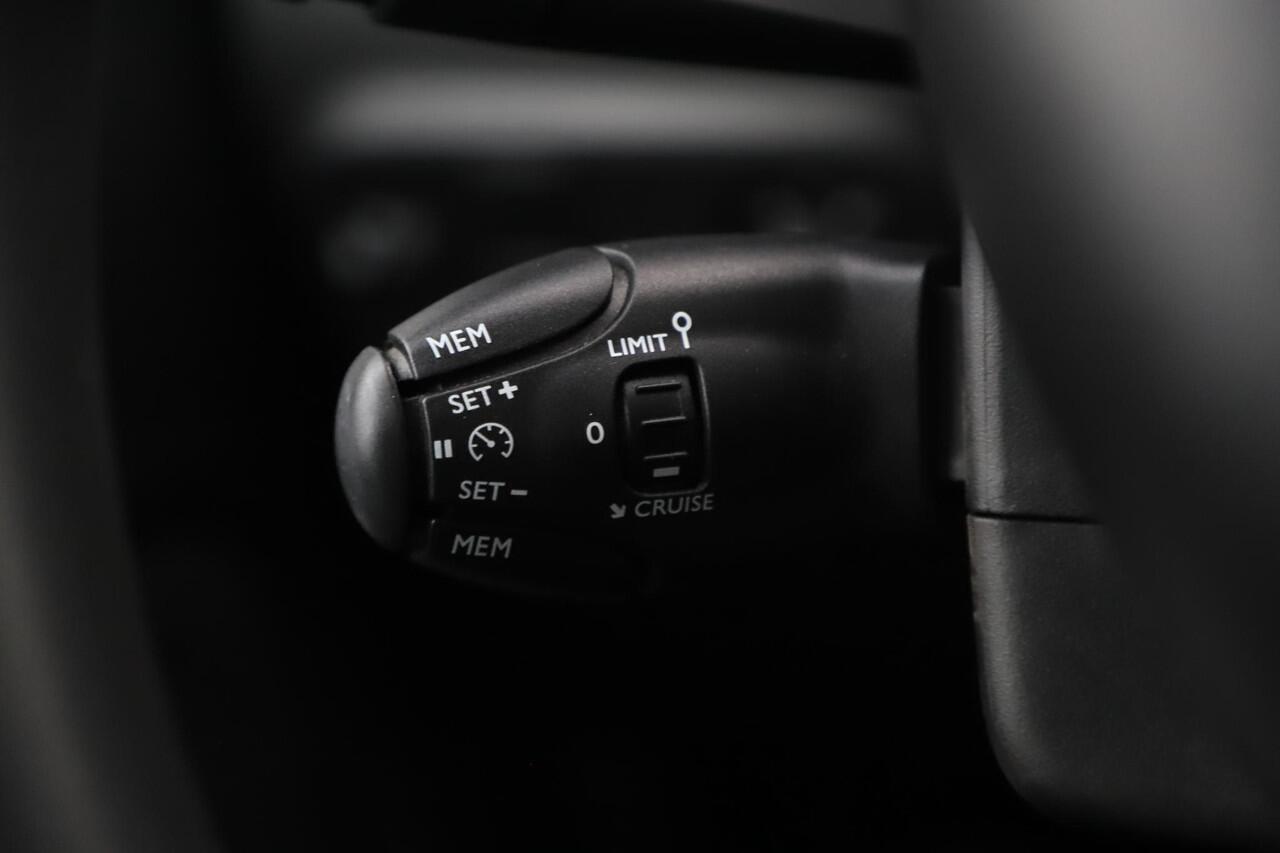 Citroen C3 1.2 PureTech Feel Navigatie Carplay Android Climate Cruise Control Rijstrooksensor Parkeersensor All-season banden!