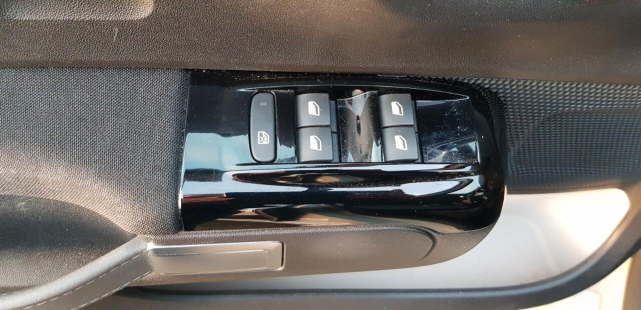 Citroen C3 1.2 PT C-Series