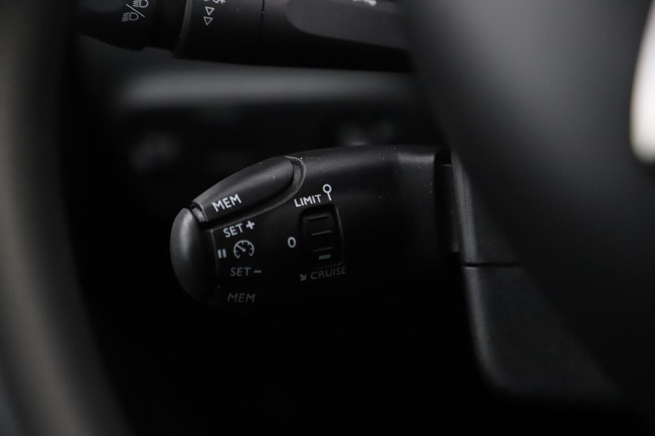 Citroen C3 1.2 PureTech Feel Navigatie Carplay Android Climate Cruise Control Rijstrooksensor Parkeersensor All-season banden!