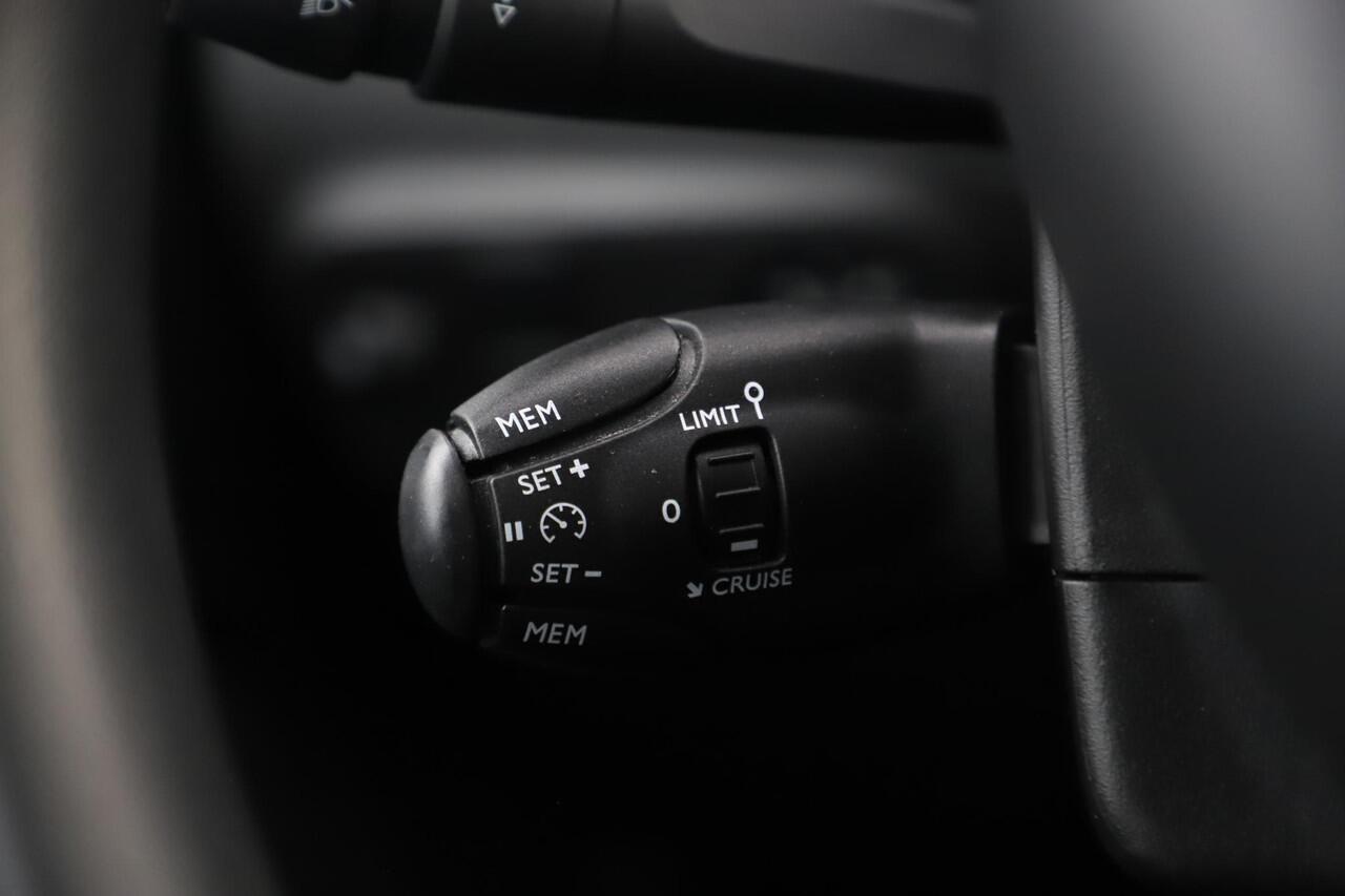 Citroen C3 1.2 PureTech Feel Navigatie Carplay Android Climate Cruise Control Rijstrooksensor Parkeersensor All-season banden!