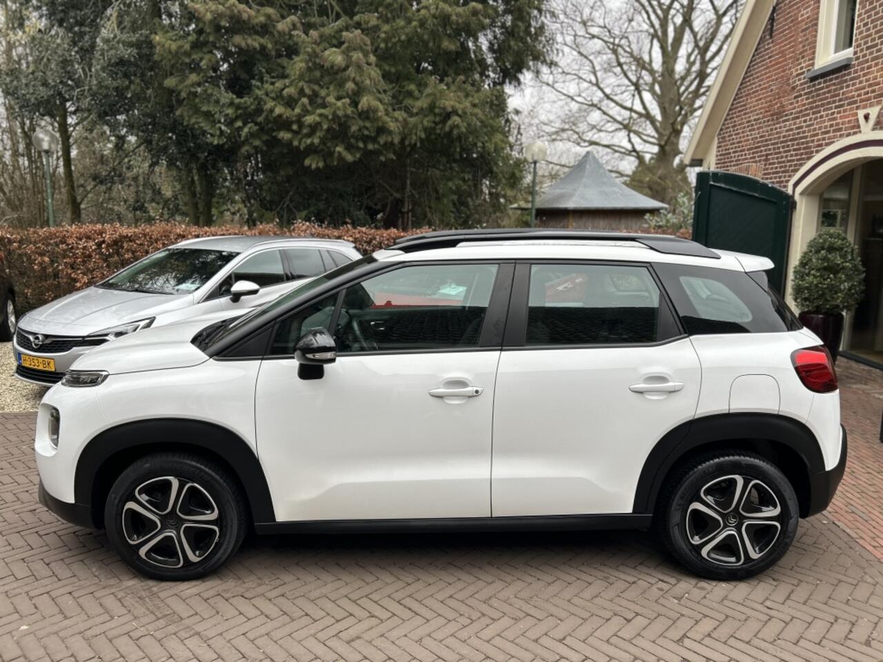 Citroen C3 Aircross 1.2 110pk Feel Navi, Carplay, PDC, Clima