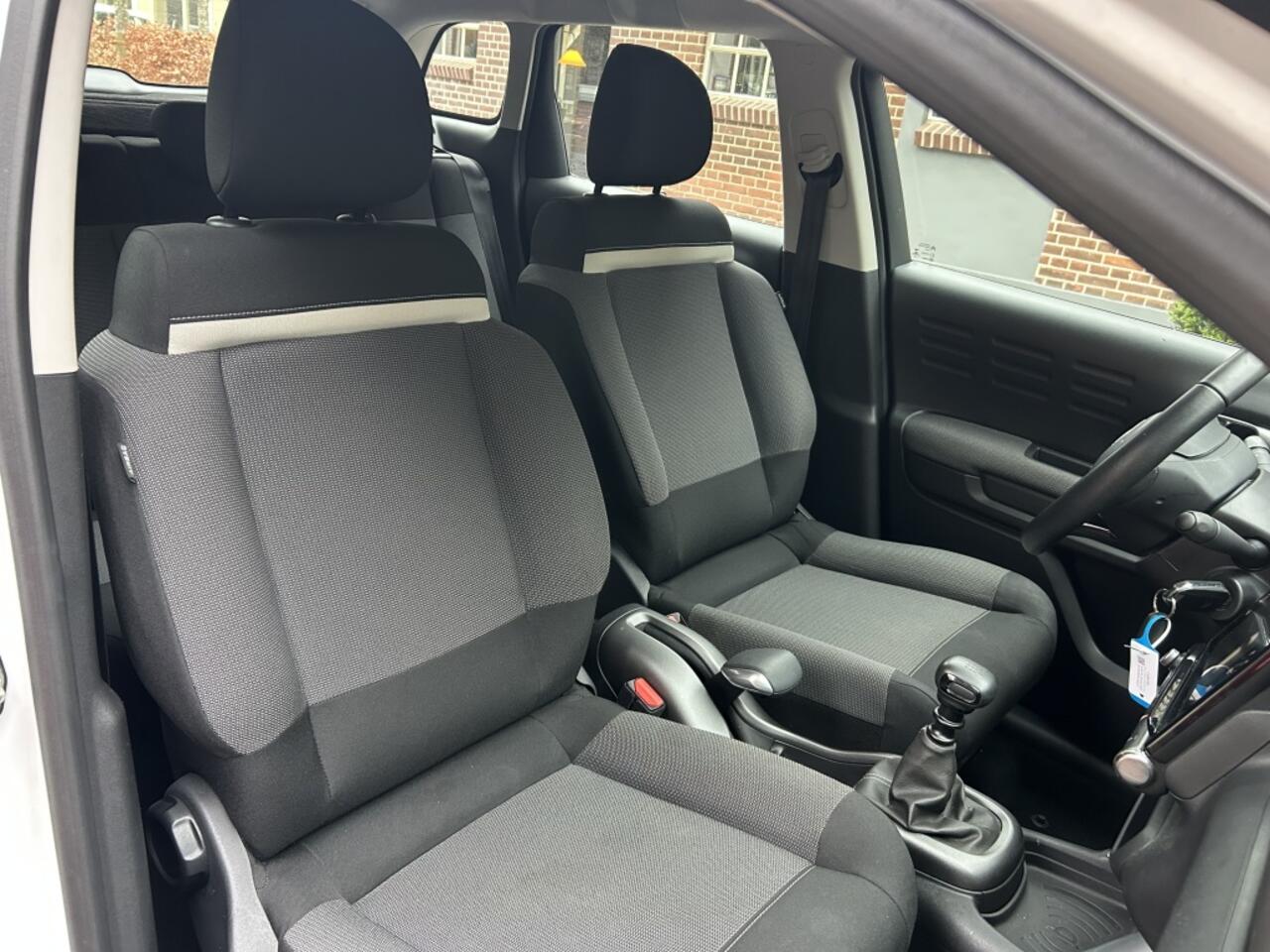 Citroen C3 Aircross 1.2 110pk Feel Navi, Carplay, PDC, Clima