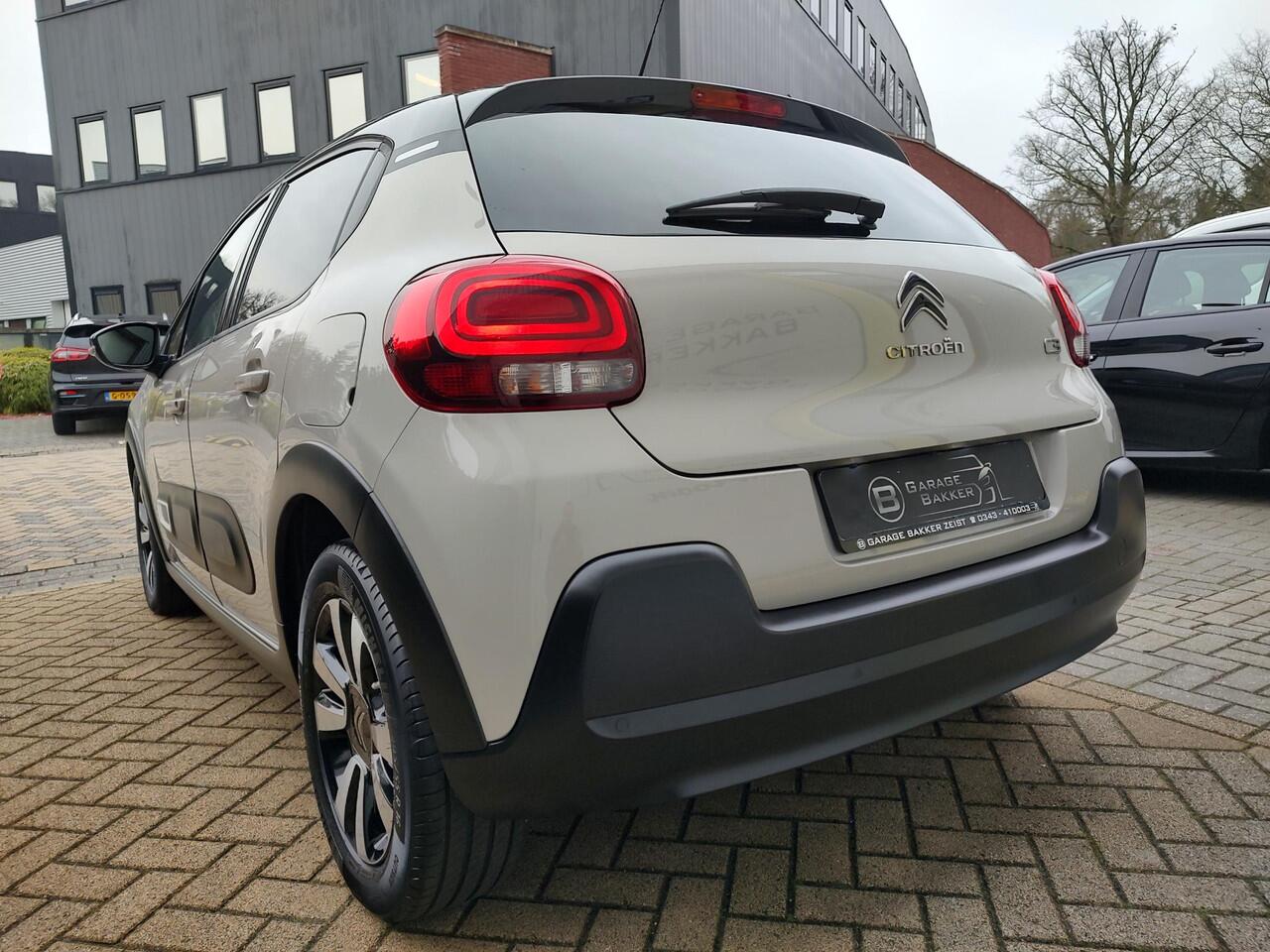 Citroen C3 1.2 PureTech Shine Navi-Carplay Stoelverwarming Led Bi-Tone Nieuwe Distributieriem