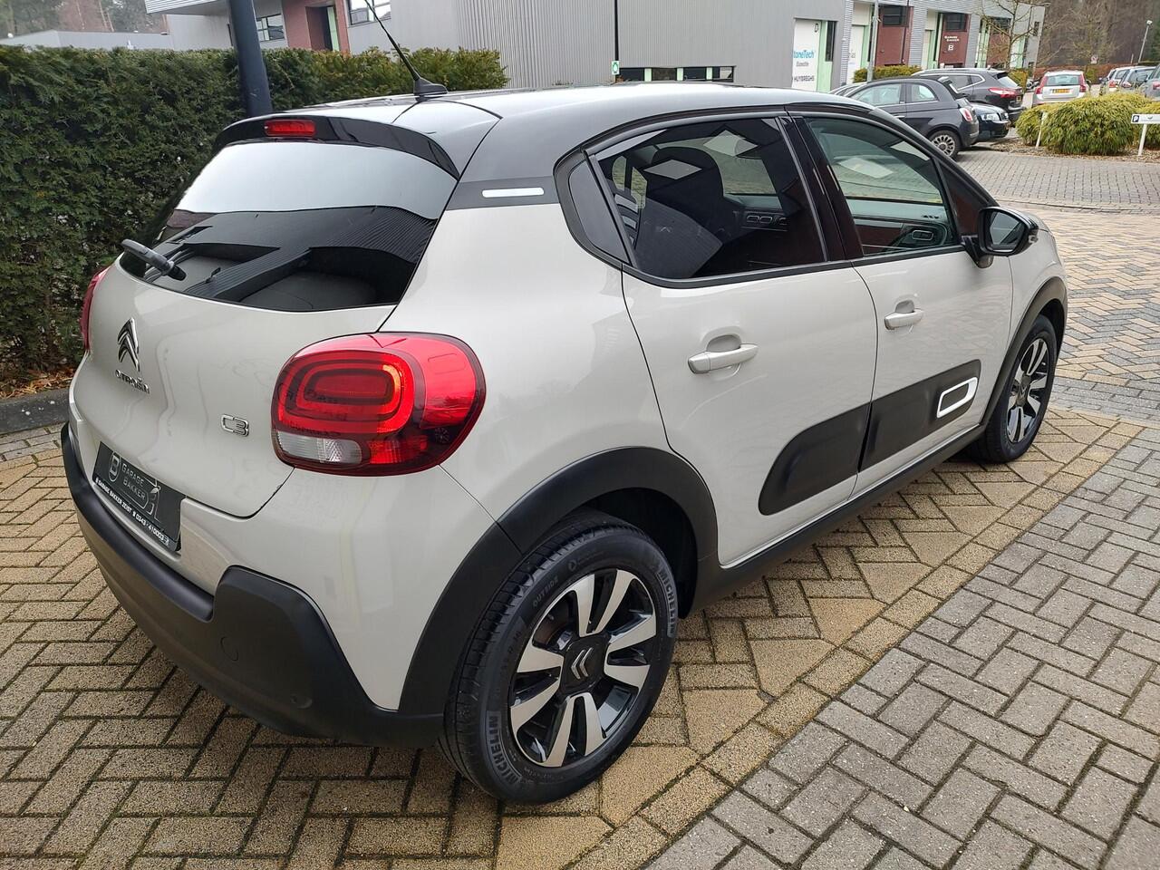 Citroen C3 1.2 PureTech Shine Navi-Carplay Stoelverwarming Led Bi-Tone Nieuwe Distributieriem