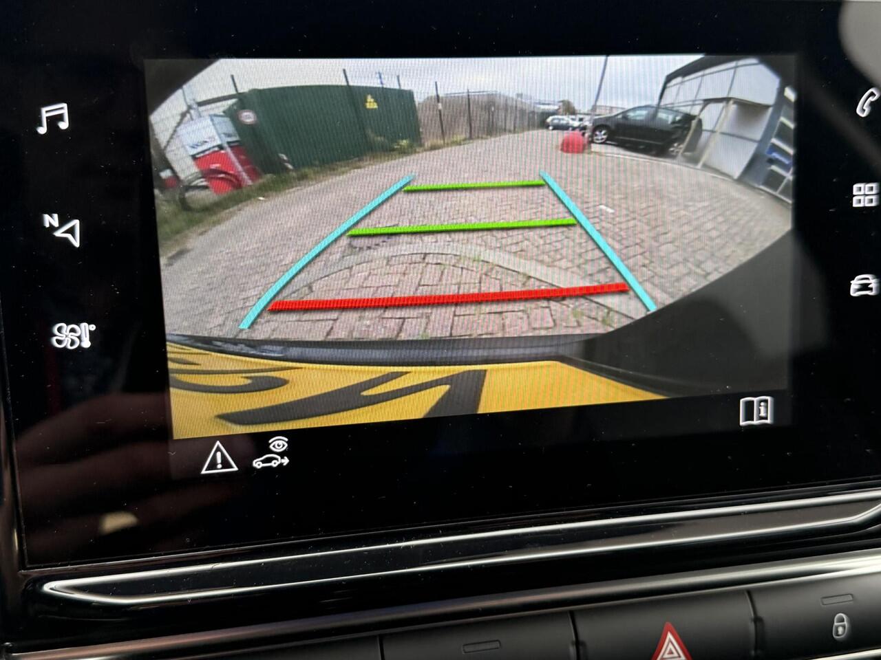 Citroen C3 1.2 PureTech Shine Navi/Camera/Keyless/Duo-Tone/Stoelverwarming/GEEN AFLEVERKOSTEN